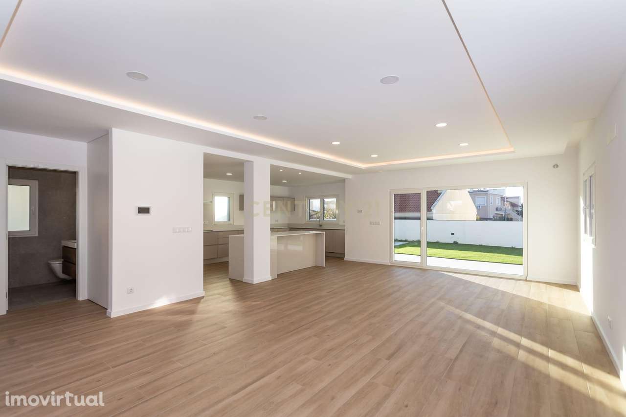 Moradia Isolada de 254,74m2,  com piscina - Grande imagem: 2/53