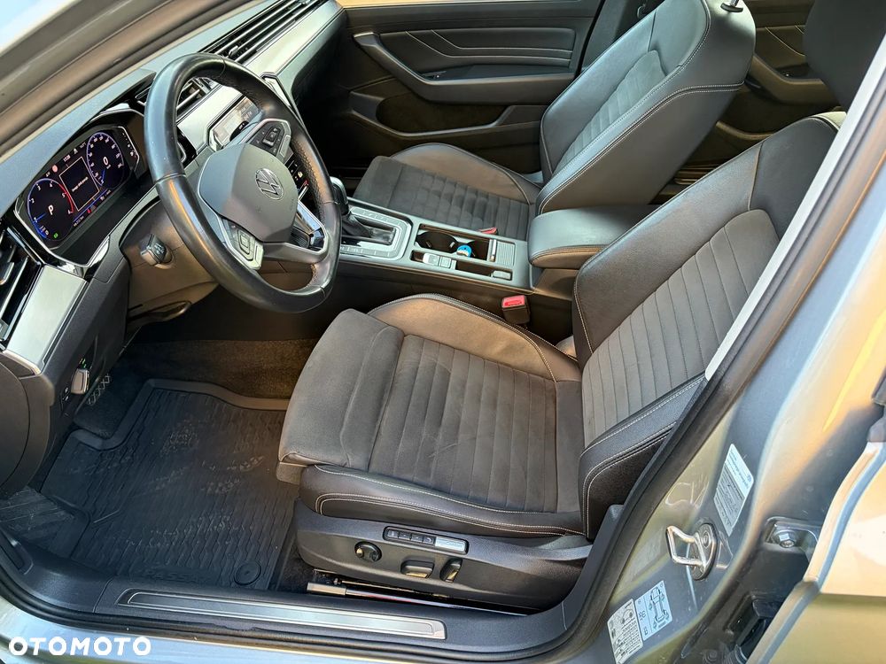 Volkswagen Passat 2.0 TDI EVO Elegance DSG - 10