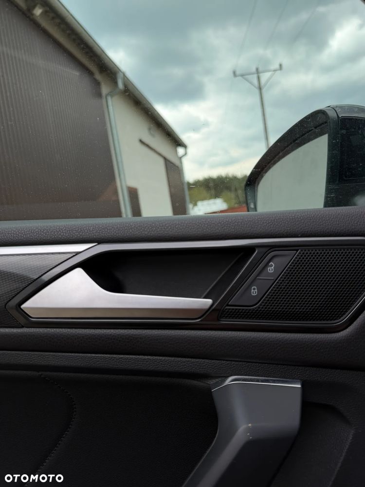 Volkswagen Tiguan - 11