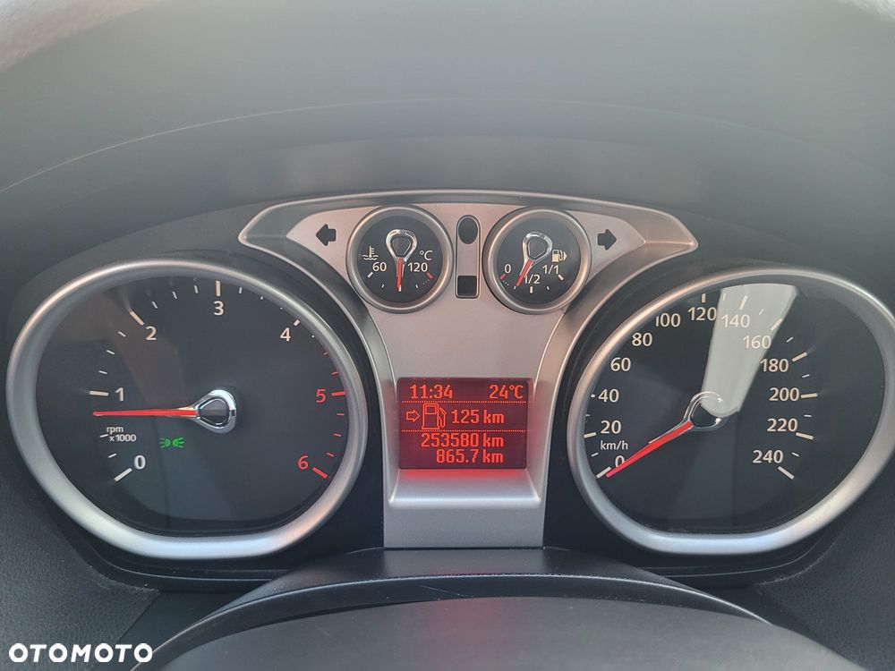 Ford Kuga - 8