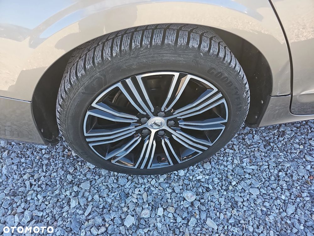 Volvo V60 D4 Momentum - 29