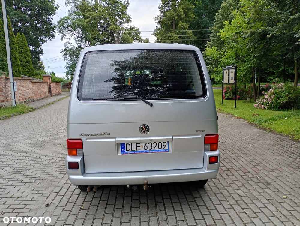Volkswagen Caravelle - 13