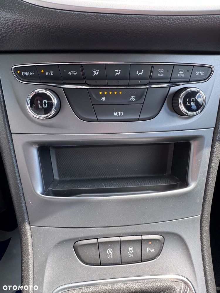 Opel Astra 1.6 D (CDTI) Business - 22