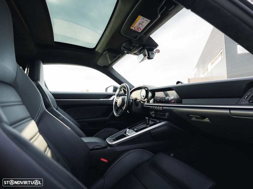 Porsche 911 (992) Turbo S PDK - 16