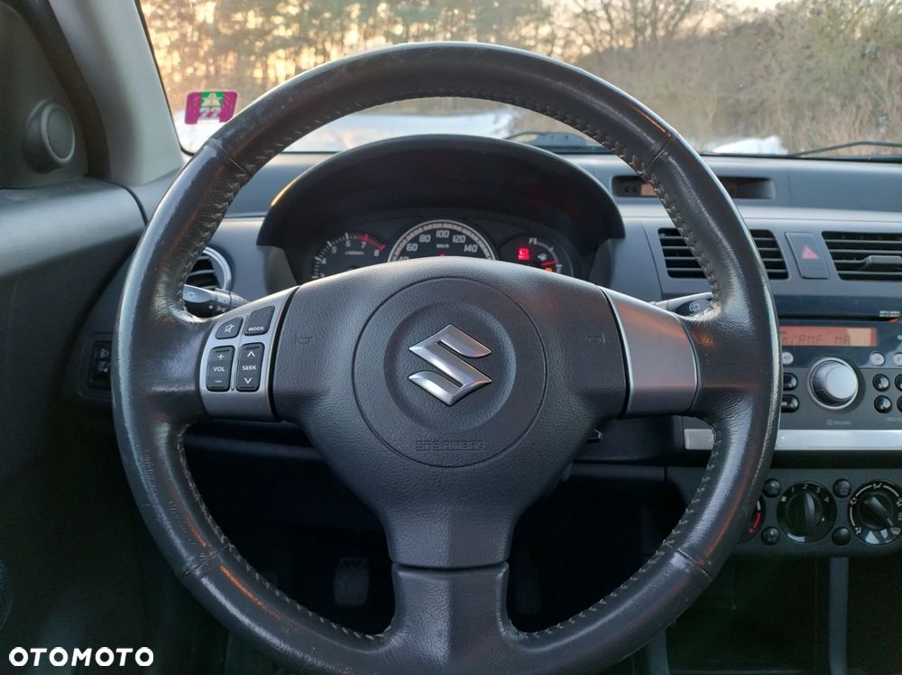 Suzuki Swift 1.3 GS / Premium 4WD - 30