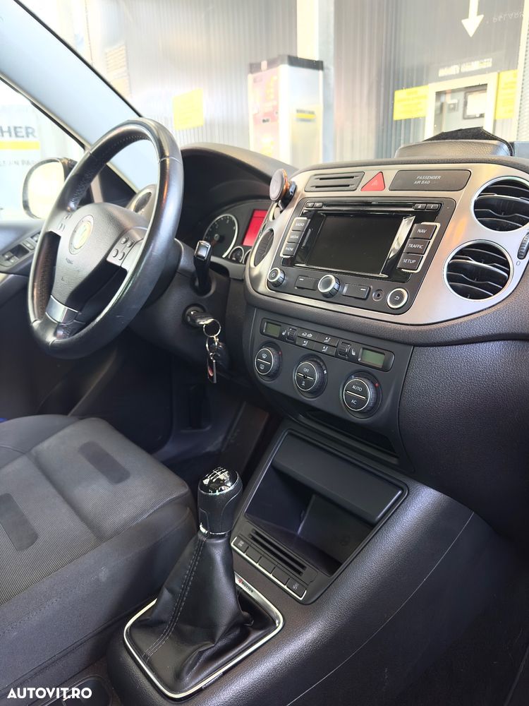 Volkswagen Tiguan - 11