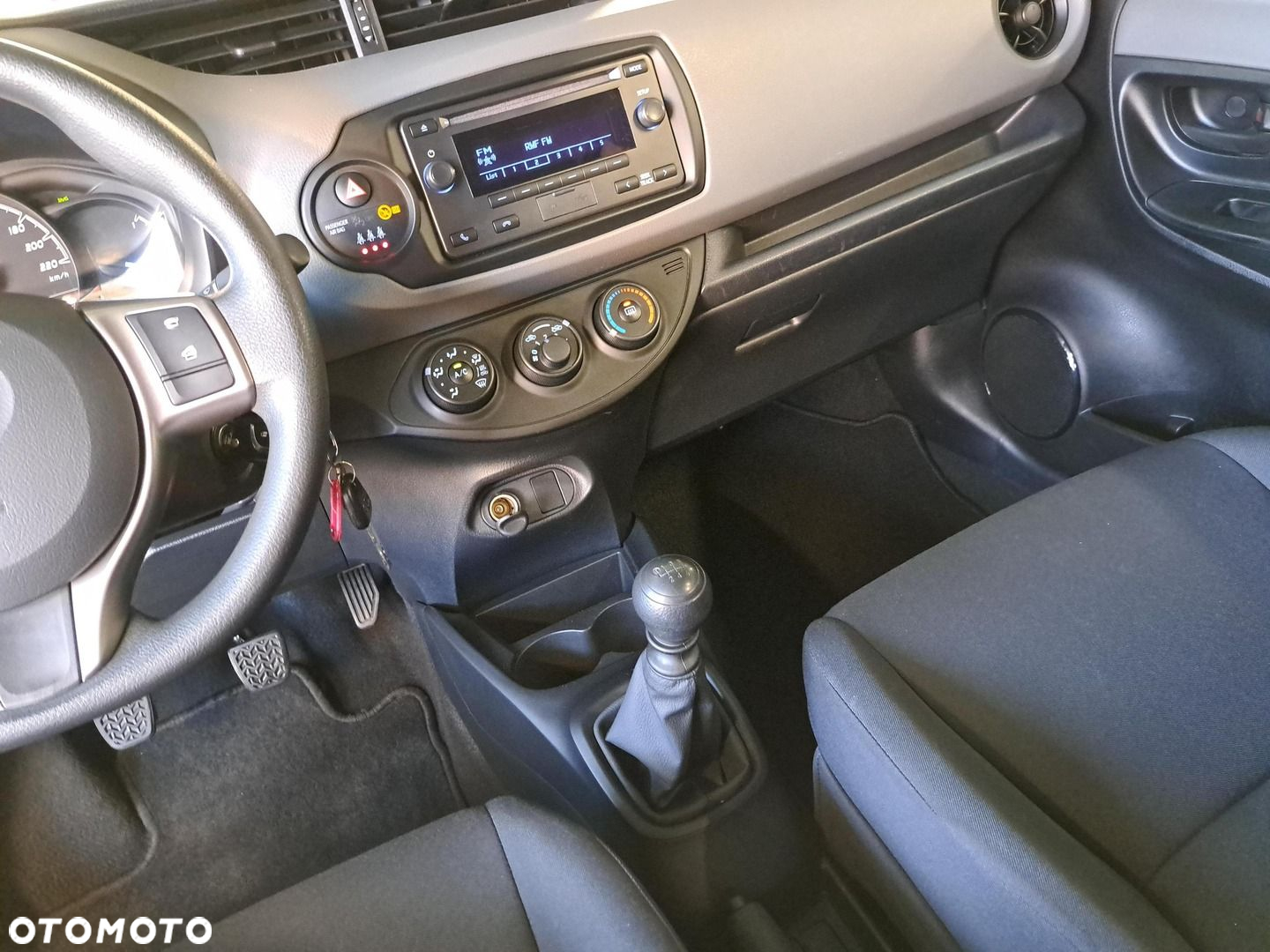 Toyota Yaris - 22