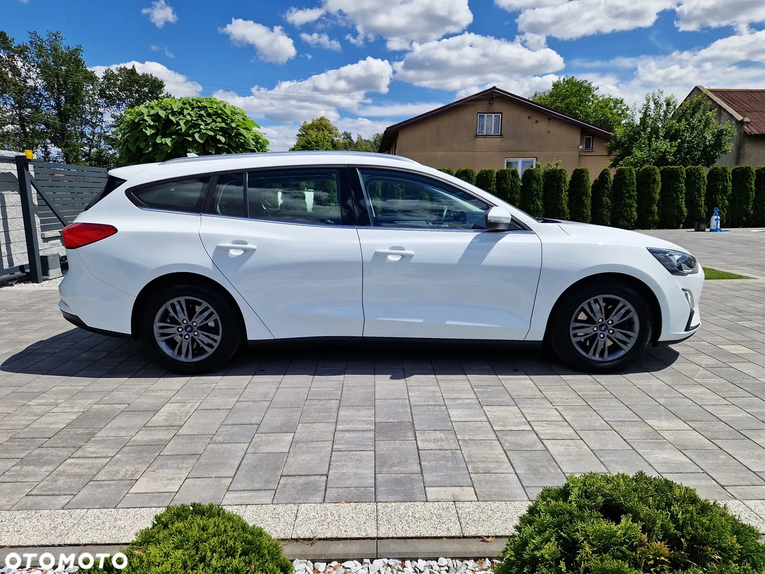 Ford Focus Turnier 1.5 EcoBlue Start-Stopp-System COOL&CONNECT DESIGN - 9