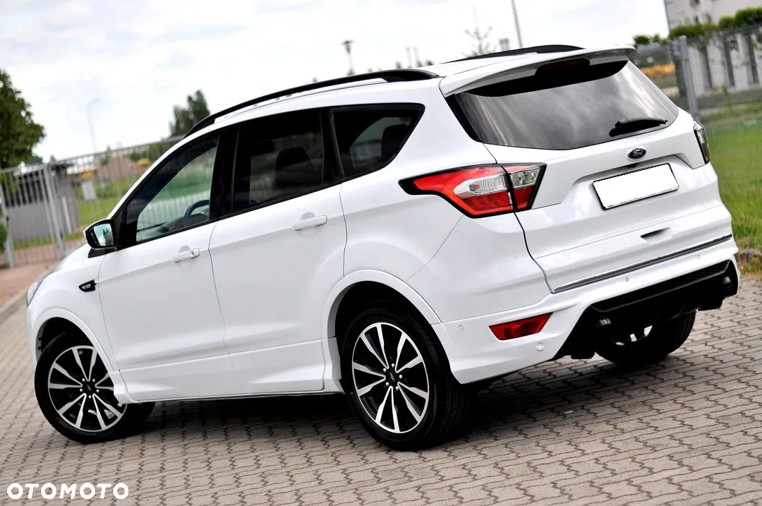Ford Kuga 1.5 EcoBoost 2x4 ST-Line - 4