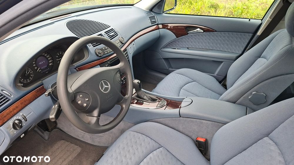 Mercedes-Benz Klasa E 200 Kompressor Automatik Classic - 21