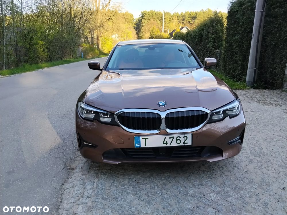 BMW Seria 3 318d Luxury Line - 18