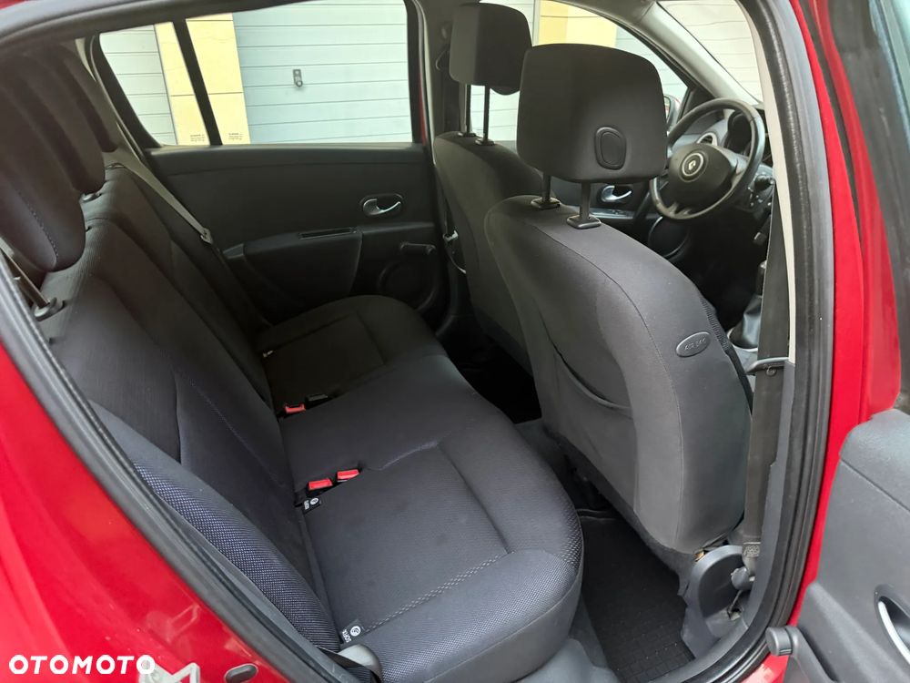 Renault Clio 1.2 16V Expression - 10