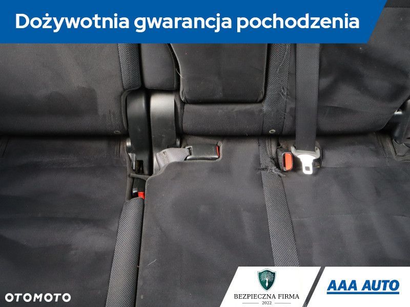 Mitsubishi Outlander - 12