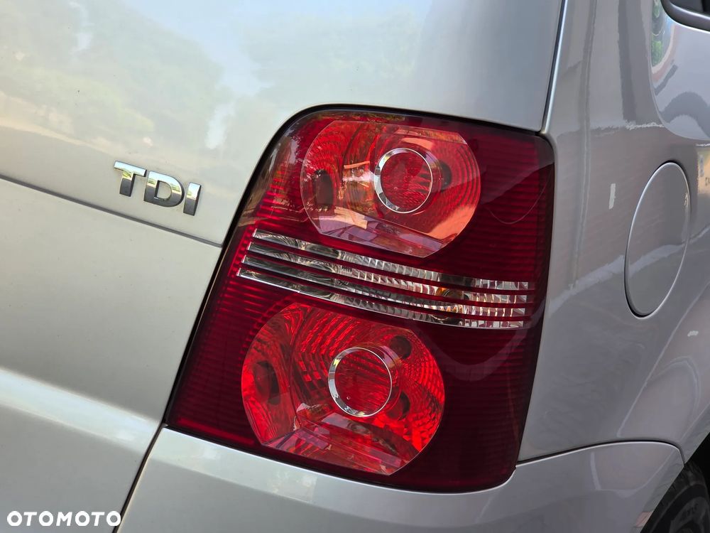 Volkswagen Touran 1.9 TDI DPF Blue Motion Trendline - 37