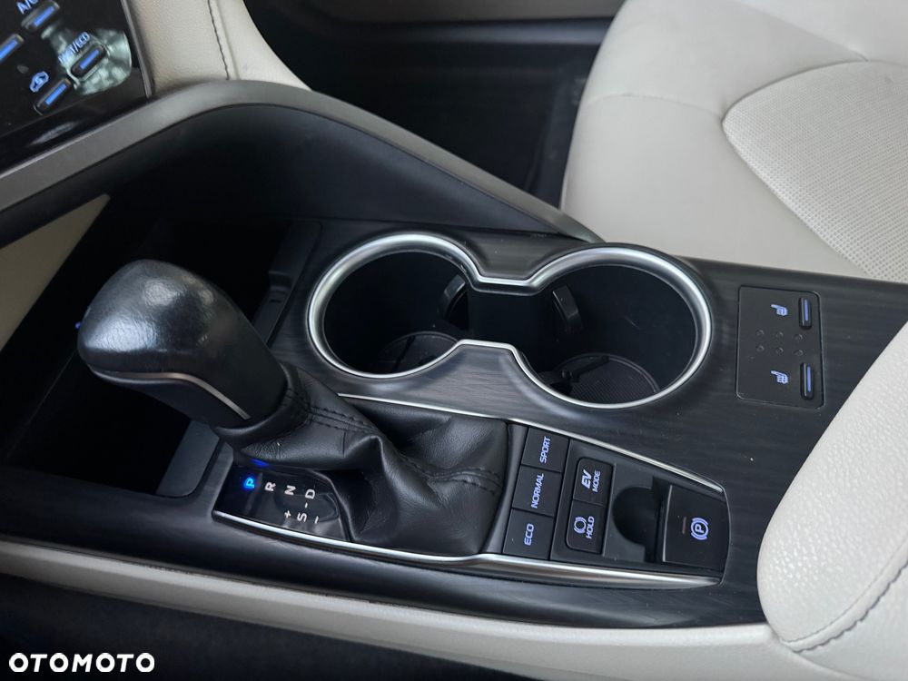 Toyota Camry 2.5 Hybrid Executive CVT - 31