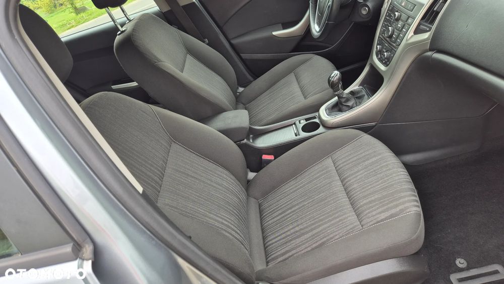 Opel Astra 1.4 Turbo Design Edition - 19