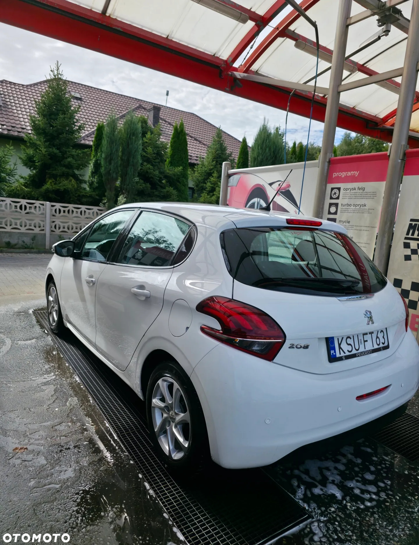 Peugeot 208 1.6 BlueHDi Allure S&S - 5