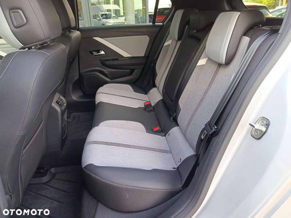 Opel Astra 1.2 T Elegance S&S - 13