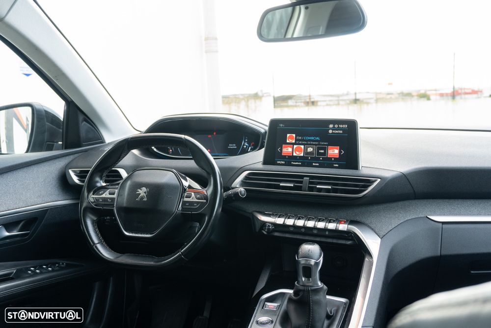 Peugeot 3008 PureTech 130 Stop & Start GPF Allure - 24