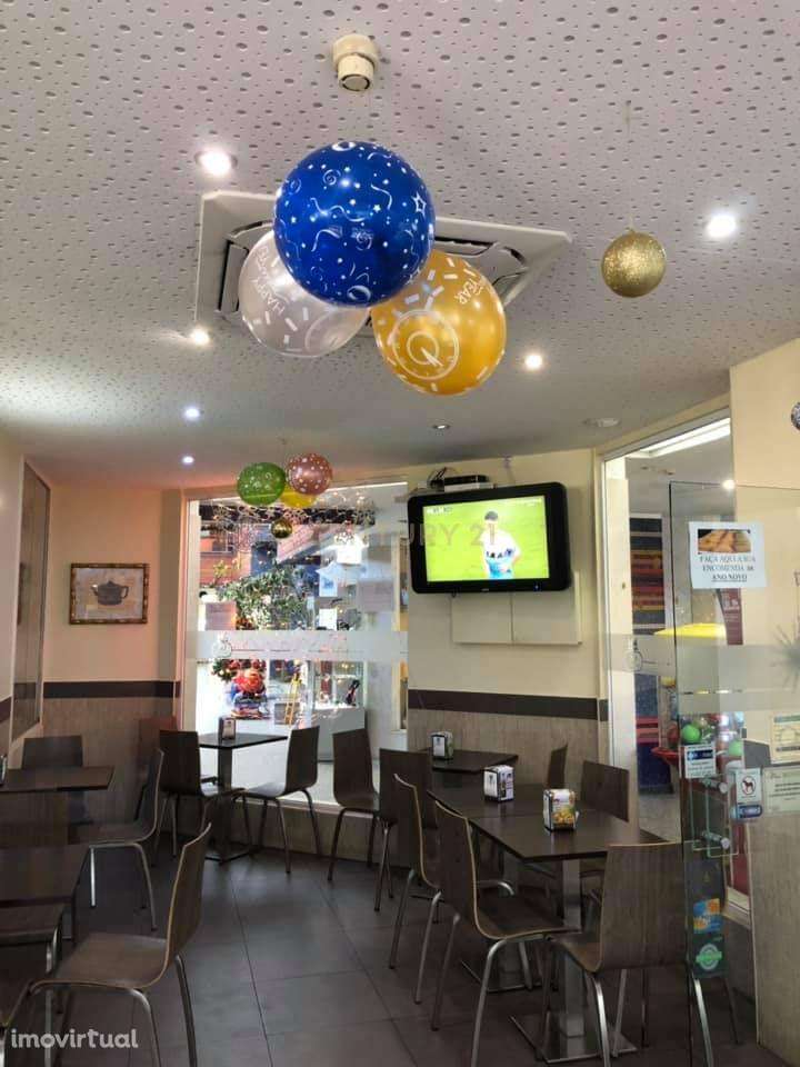 Pastelaria totalmente equipada no Laranjeiro com armazém - Grande imagem: 4/4