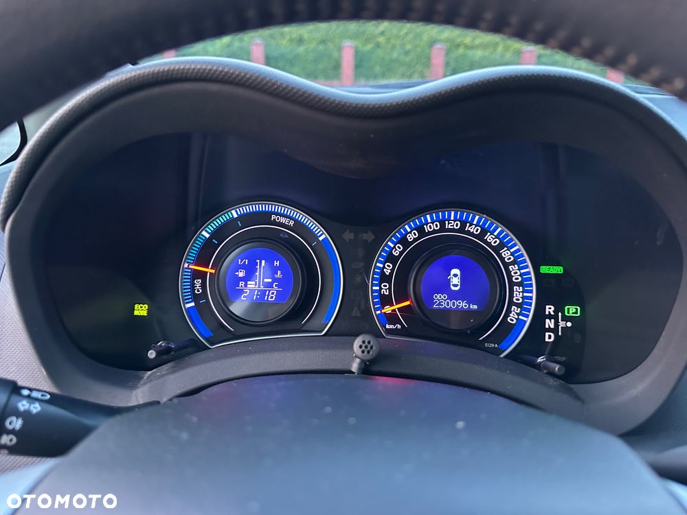 Toyota Auris Hybrid 135 Prestige - 27