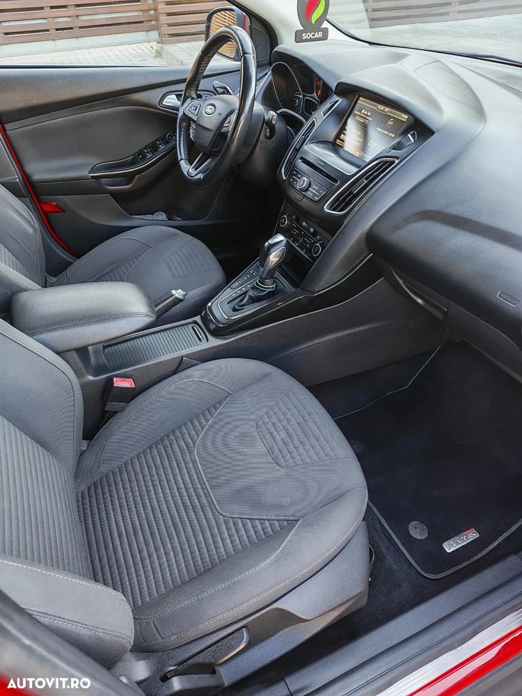 Ford Focus 1.5 TDCi Powershift Titanium - 10