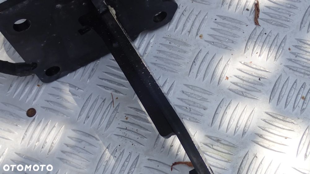 HAK VOLKSWAGEN  TRANSPORTER T7  7T0803881B - 6