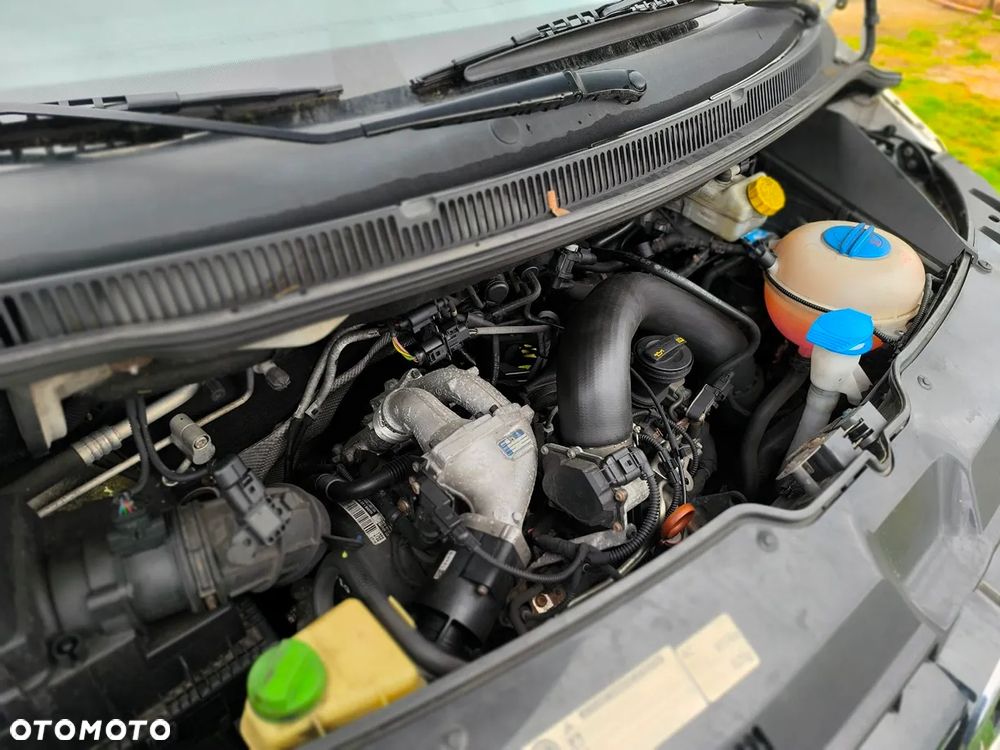 Volkswagen Multivan - 18