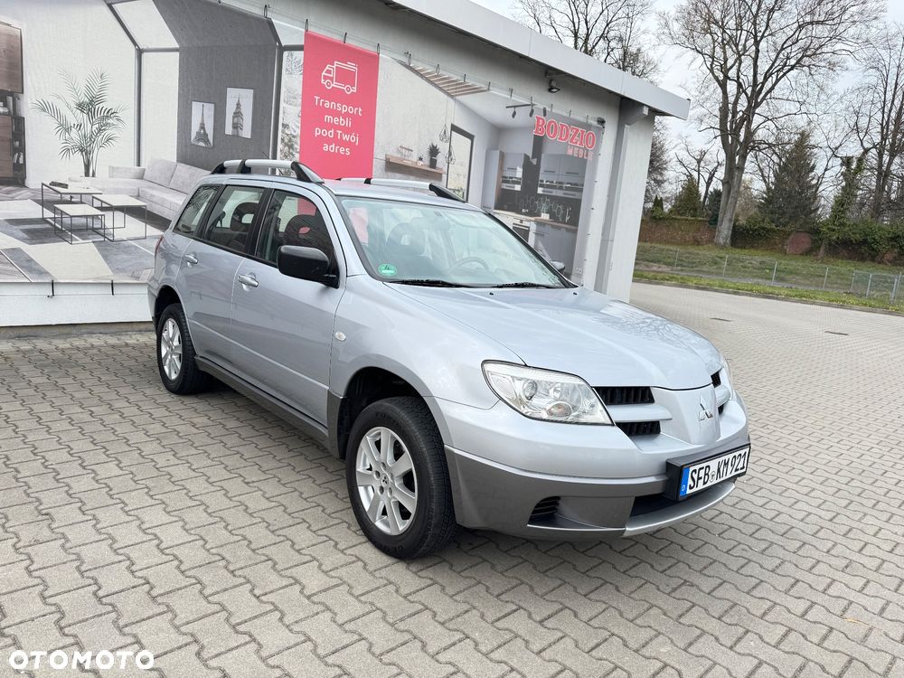 Mitsubishi Outlander - 4