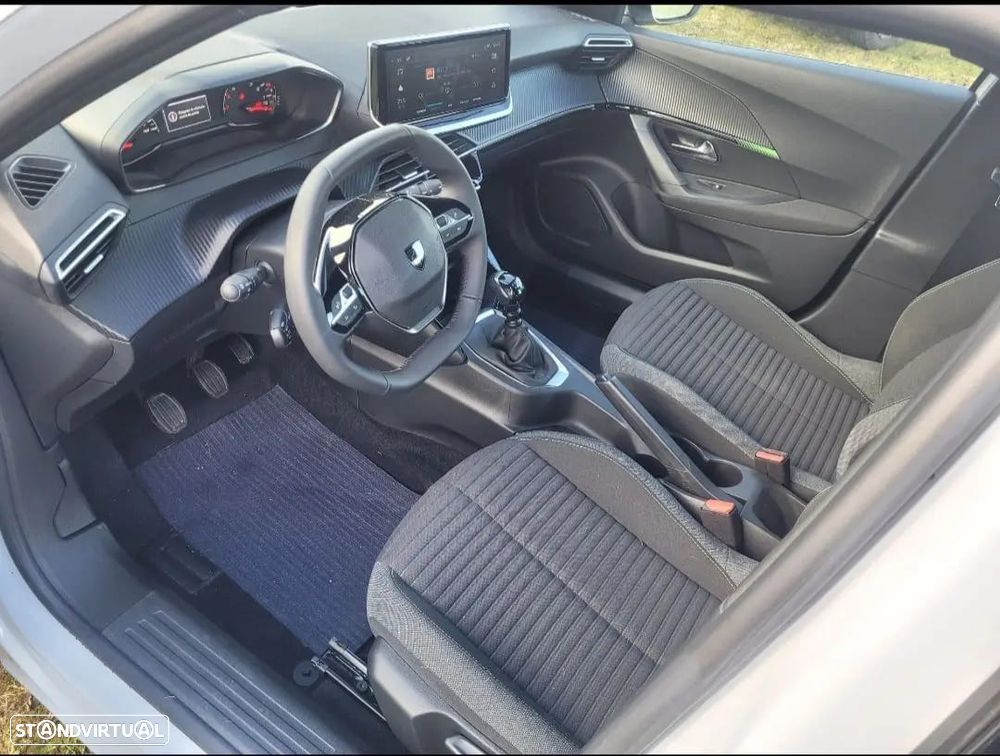 Peugeot 2008 1.2 PureTech Active Pack - 4