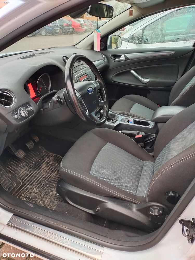 Ford Mondeo 2.0 TDCi Black Magic - 13