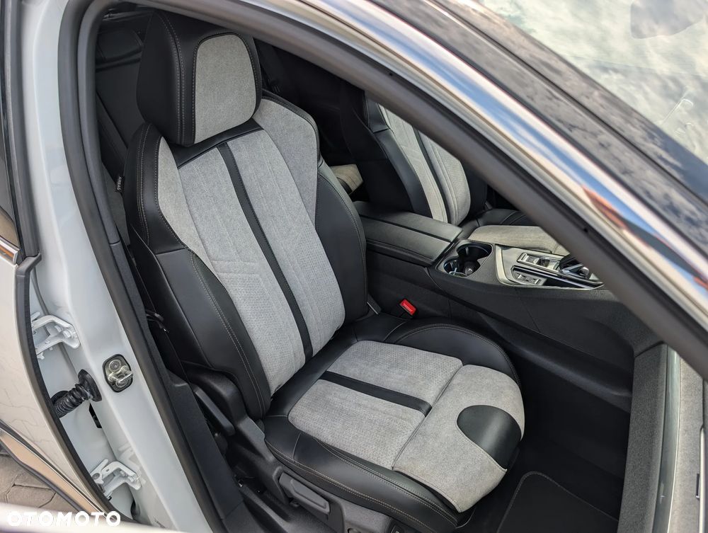 Peugeot 3008 225 e-EAT8 GT - 37