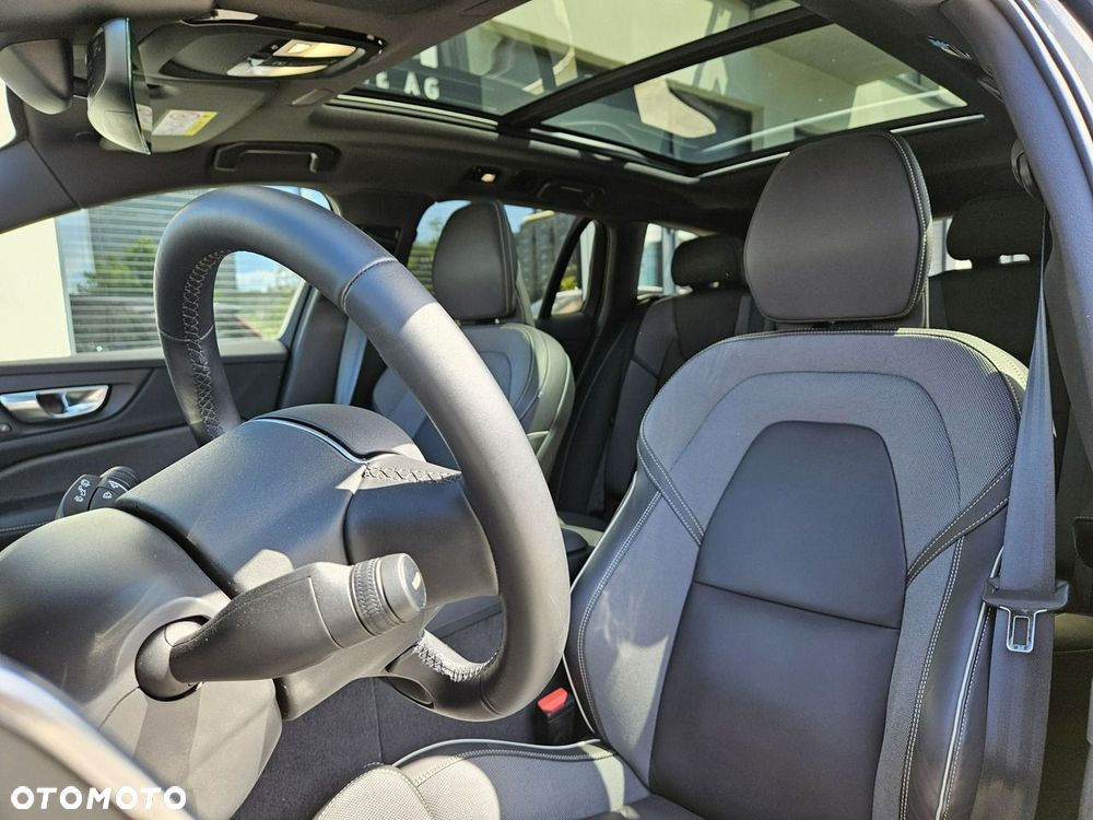 Volvo V60 B4 B DKG Ultra Dark - 8