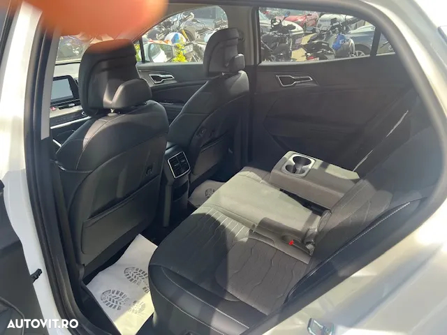 Kia Sportage 1.6 T-GDI HEV 6AT 4x2 Style - 11