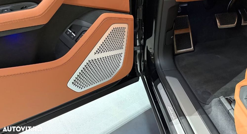 Lamborghini URUS - 16