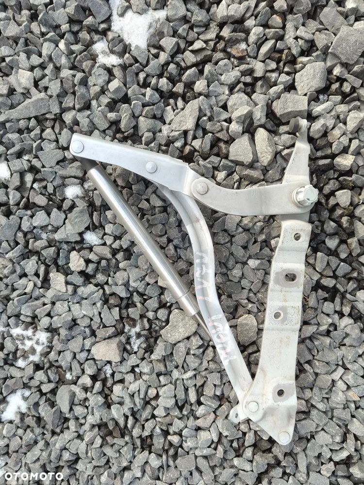 AUDI A8 D3 02-09 ZAWIAS Klapy Prawy Srebrny LY7W Bez Luzów - 1
