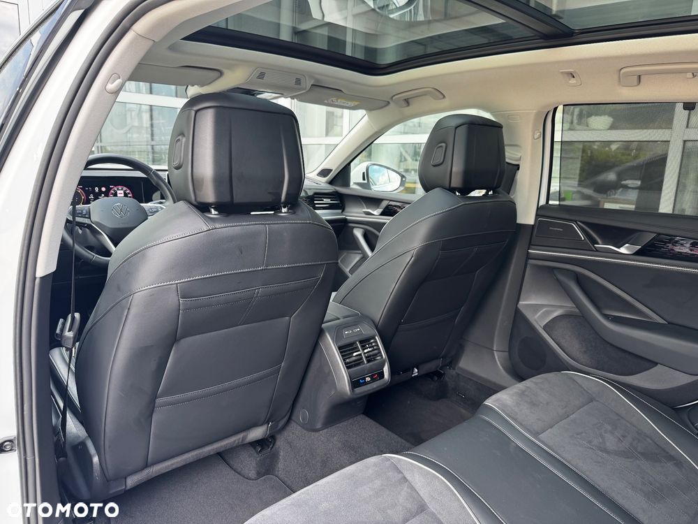 Volkswagen Passat Variant 2.0 TDI SCR Elegance DSG - 12