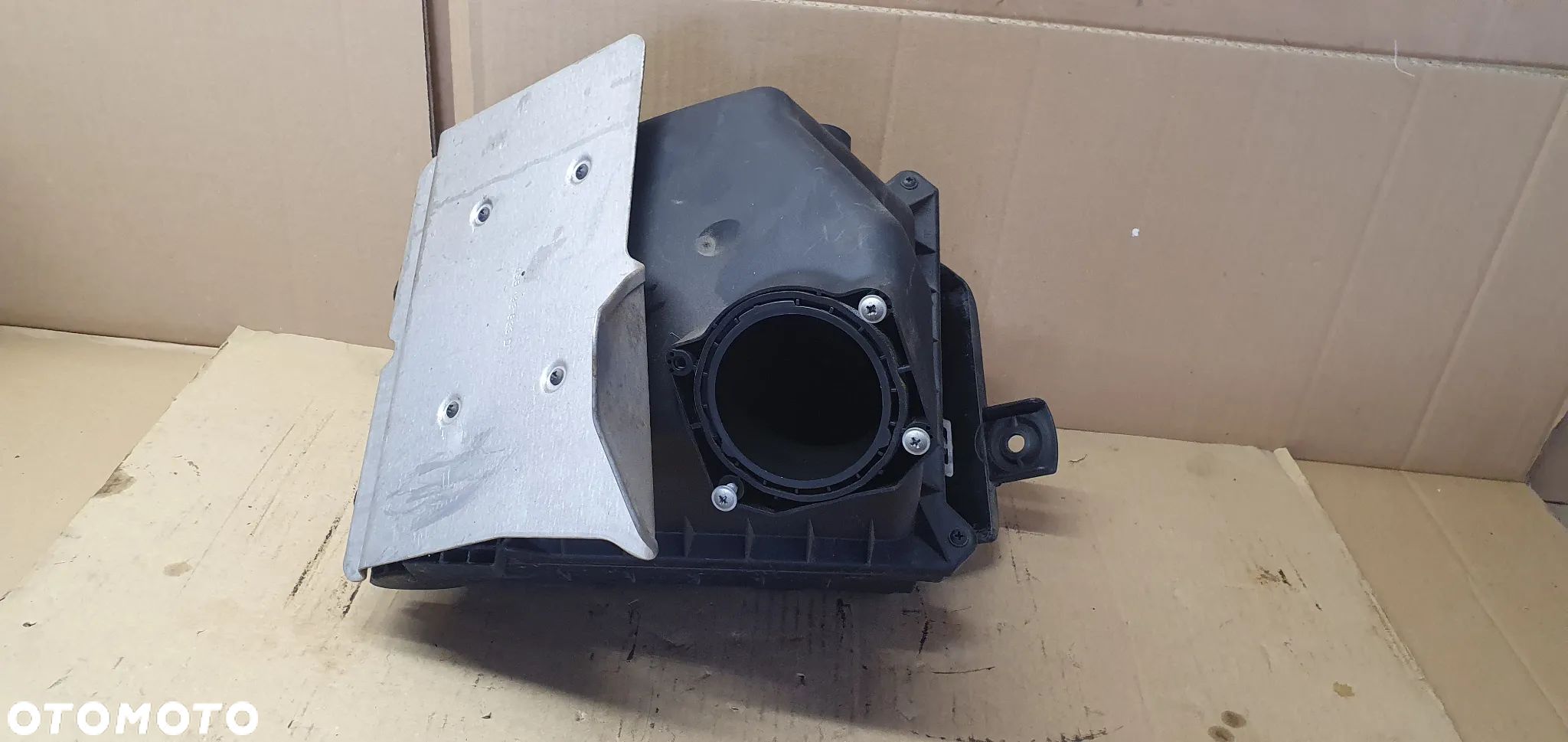 Obudowa filtra powietrza Audi A4 B6 2.0 06B133837R - 1