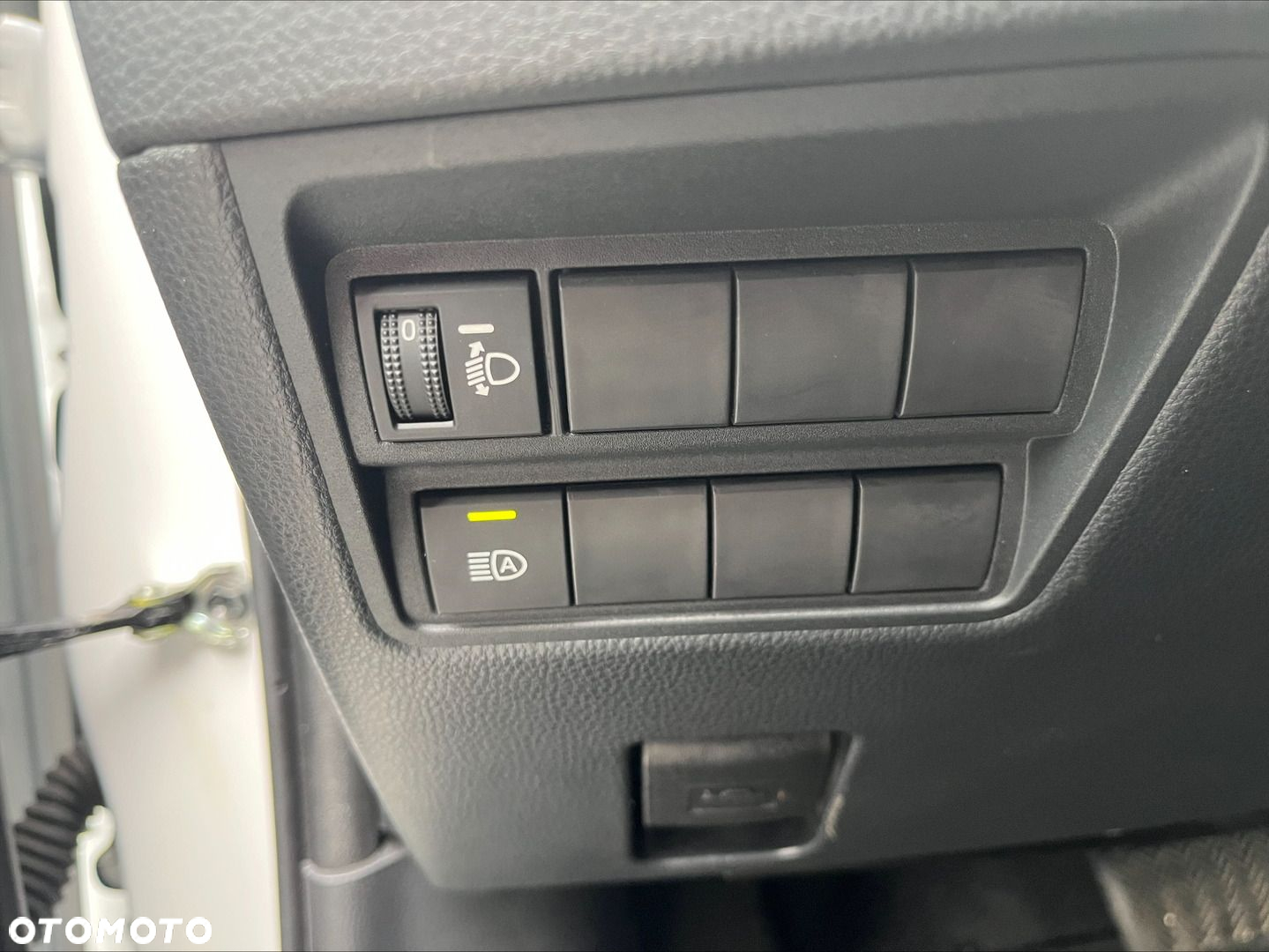 Toyota Yaris Hybrid 1.5 Comfort - 16