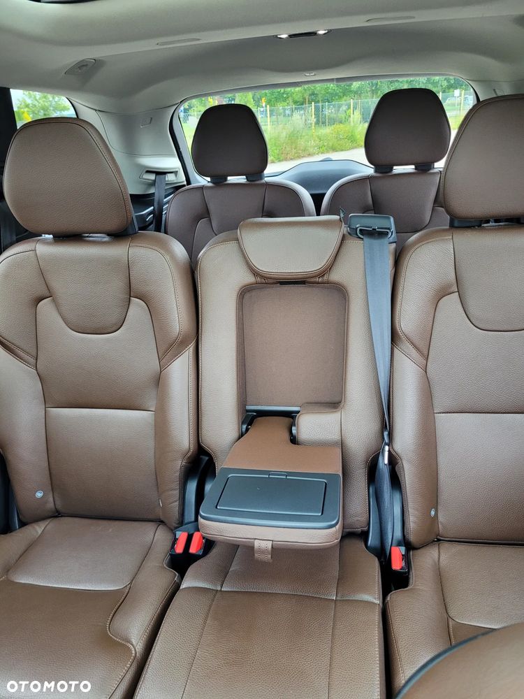 Volvo XC 90 - 21