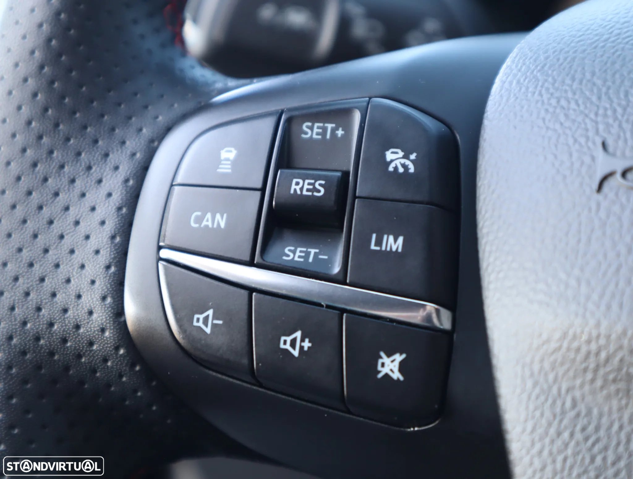 Ford Focus SW 1.0 EcoBoost MHEV ST-Line - 33