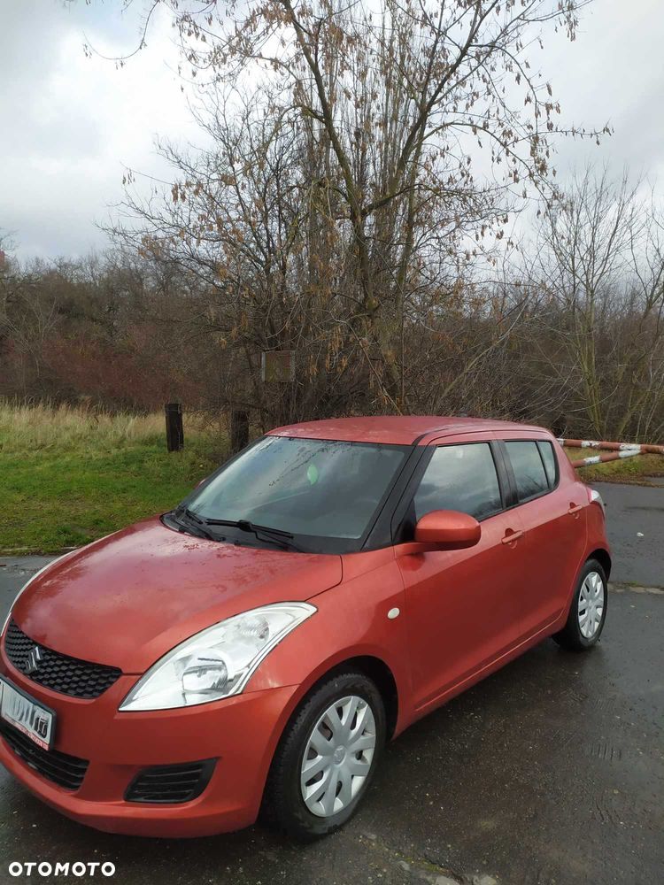 Suzuki Swift - 1
