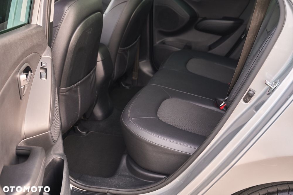 Hyundai ix35 1.7 CRDi 2WD blue Style - 30