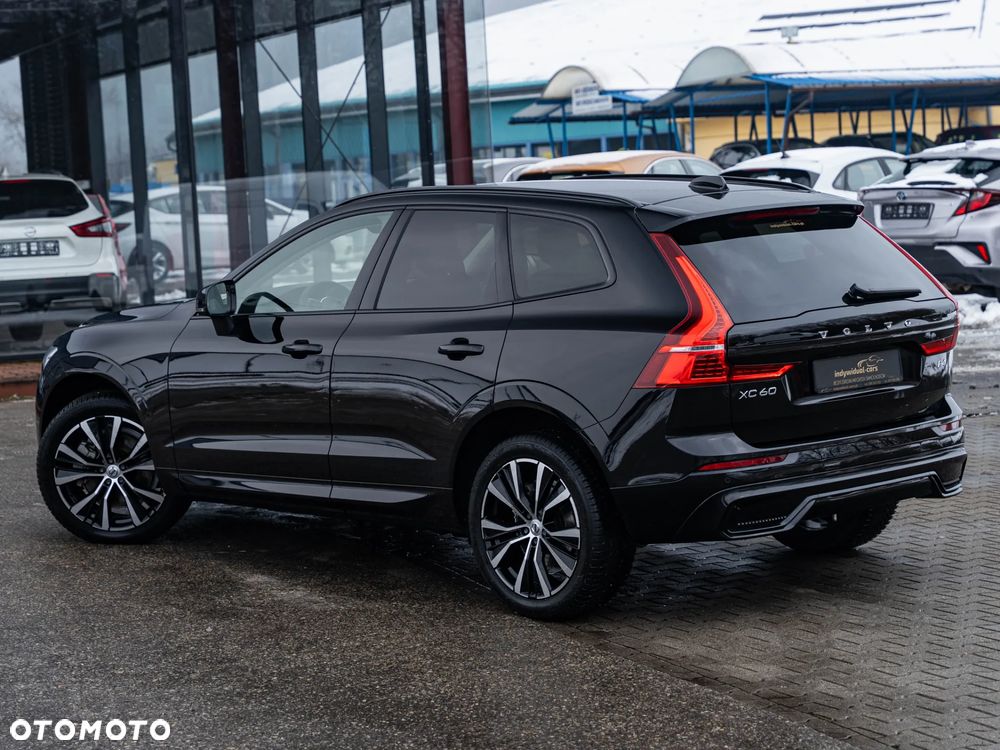 Volvo XC 60 B4 B Plus Dark - 11