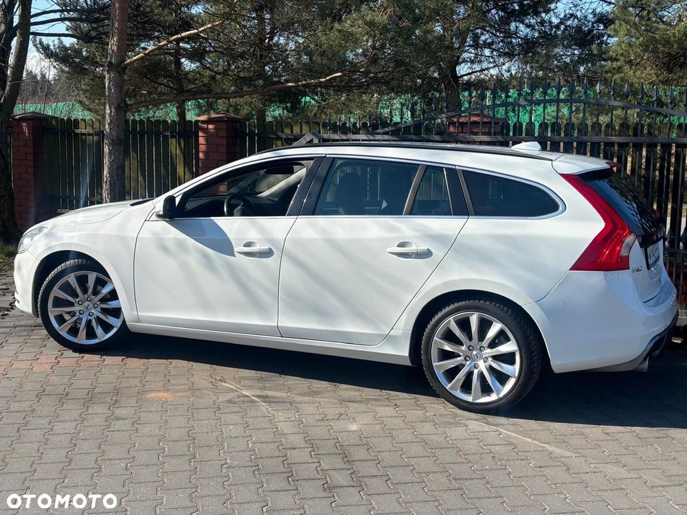 Volvo V60 D3 R-Design - 7