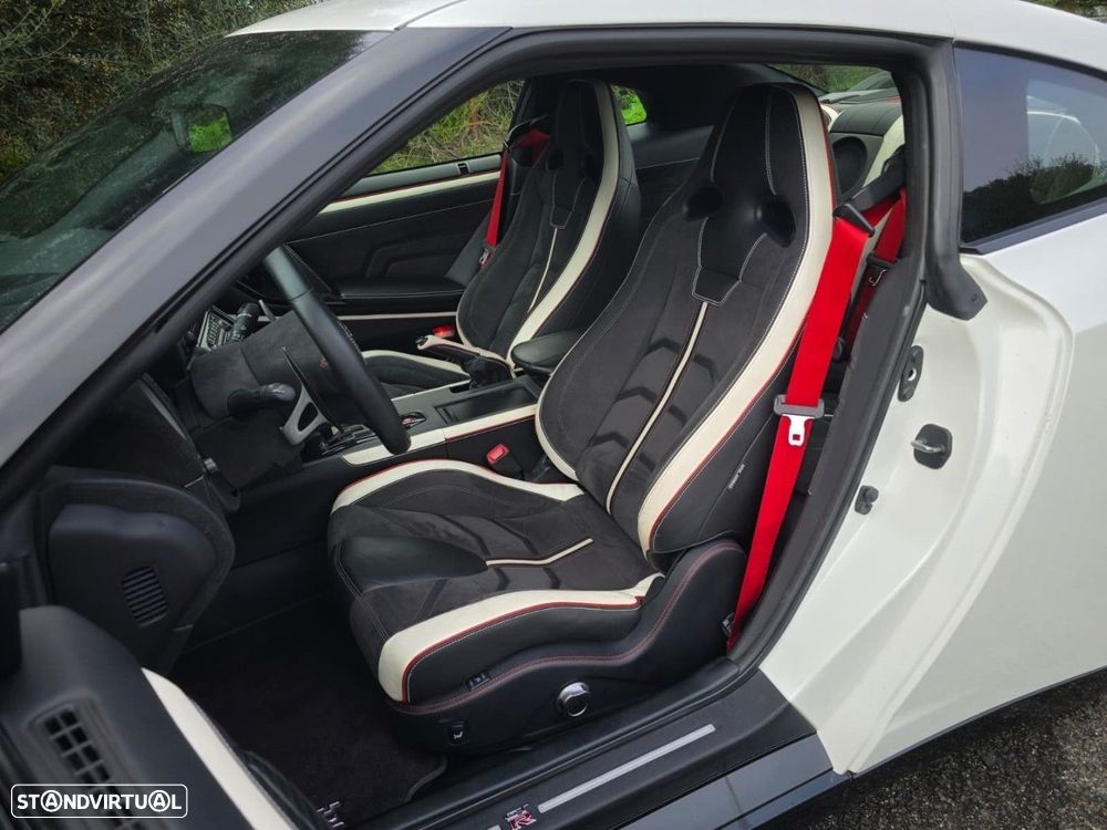 Nissan GT-R 3.8 V6 Black Edition - 6