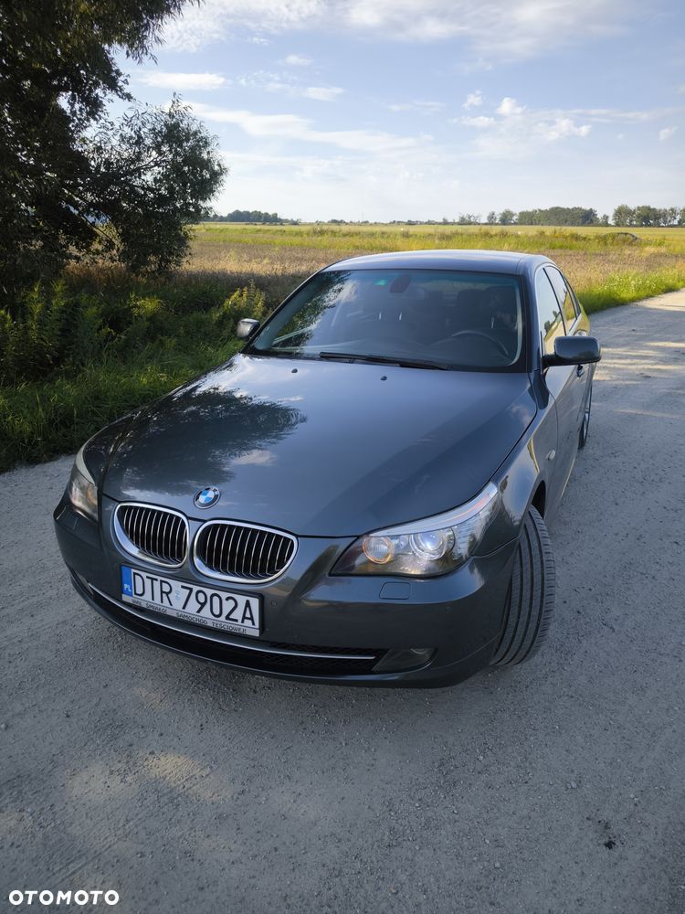 BMW Seria 5 525xi Touring - 10