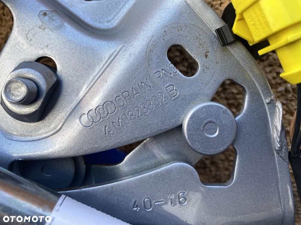 AUDI SQ7 4M 4M0823302B 4M0823301B ZAWIAS ZAWIASY MASKI KOMPLET NABÓJ - 4