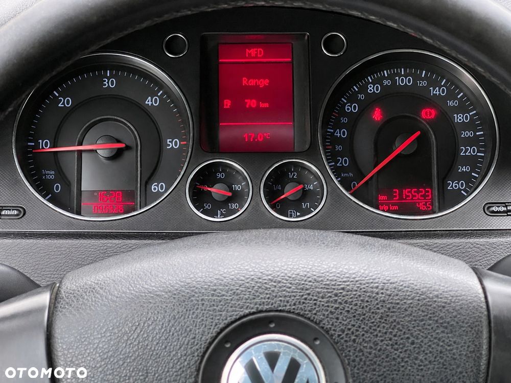 Volkswagen Passat 2.0 TDI Highline - 20