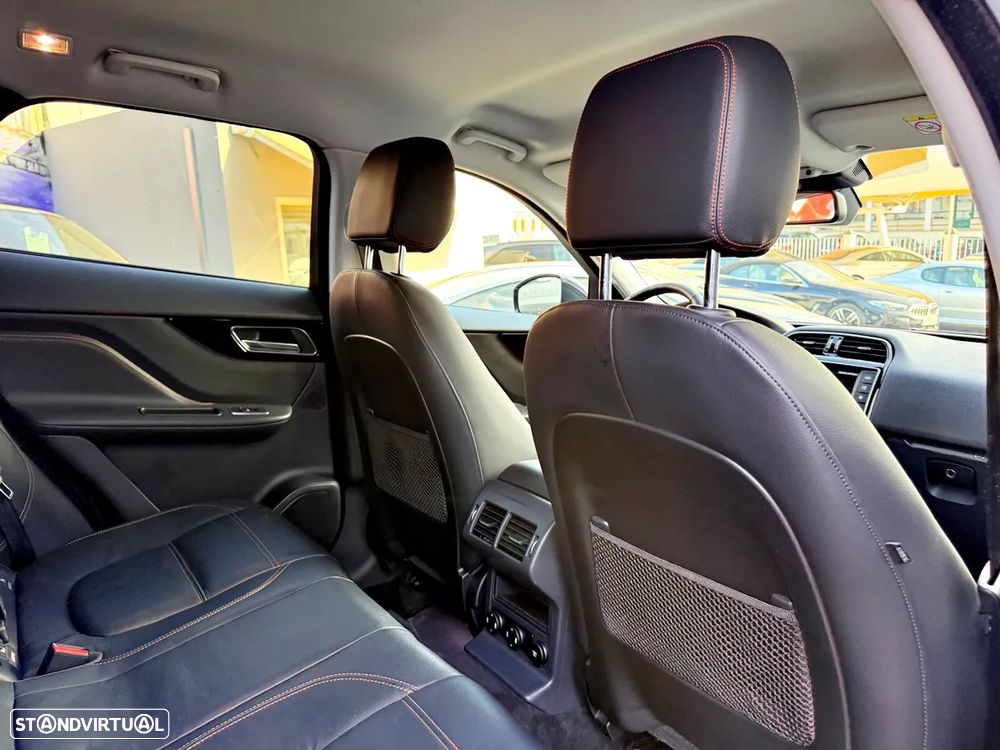 Jaguar F-Pace 20d Aut. Portfolio - 31